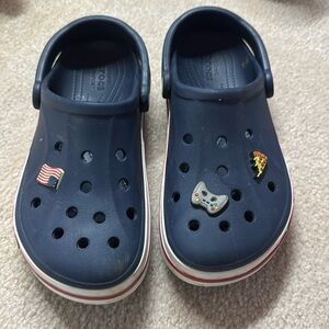 Navy crocs size men 7 women 9